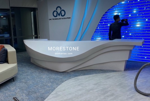 Độc đáo mẫu quầy lễ tân chất liệu solid surface Hàn quốc