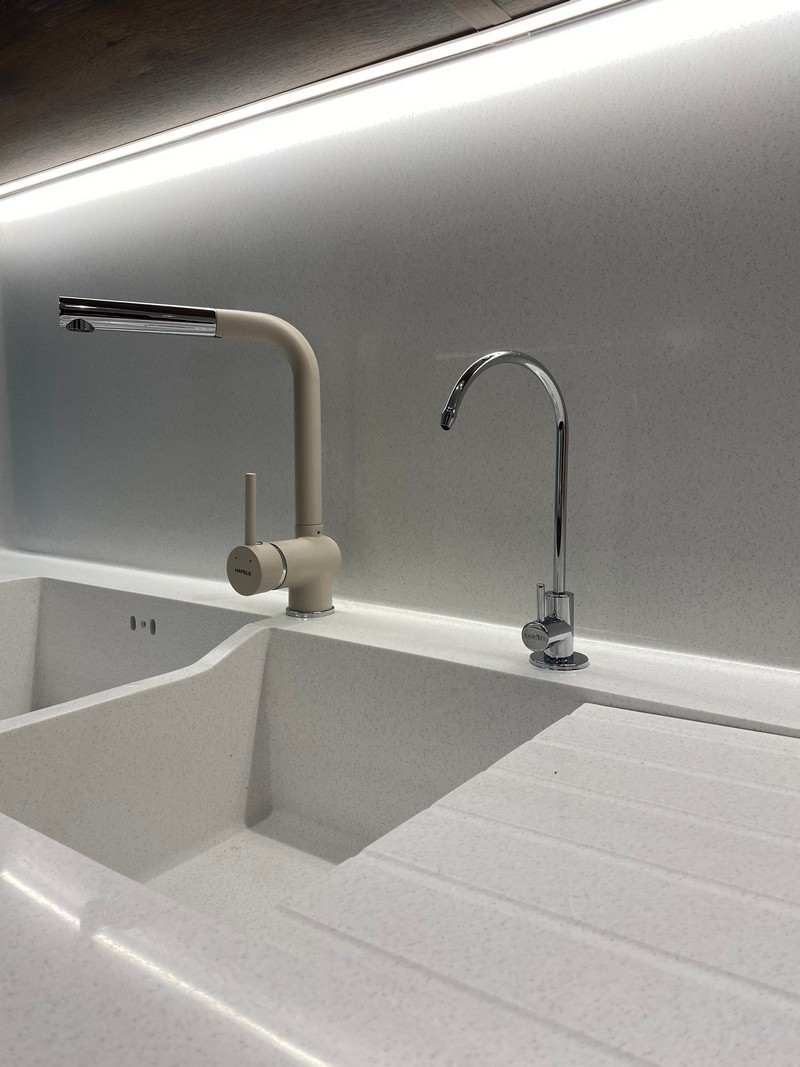 Đá ốp bàn bếp