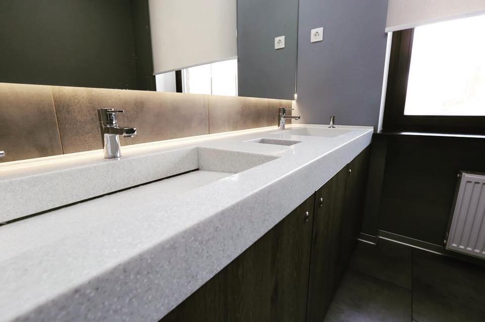 Mua đá nhân tạo ở đâu thì uy tín?