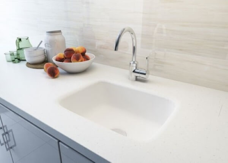 solid surface là gì