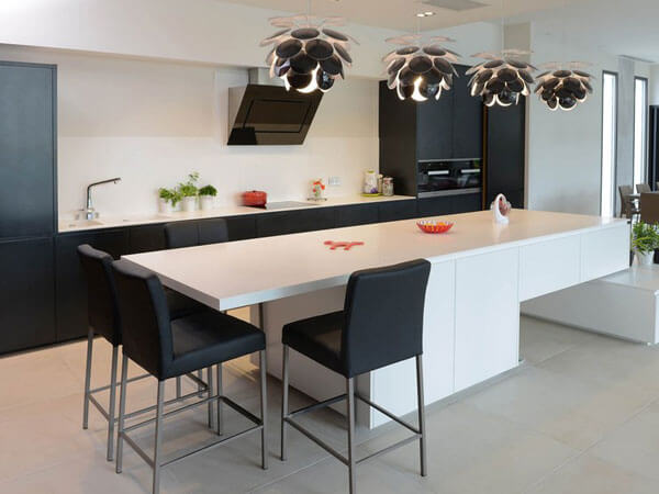 Bàn ăn mặt đá nhân tạo Solid Surface