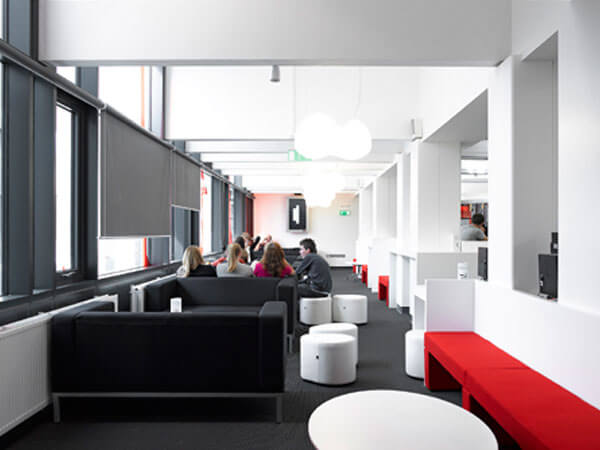 Bàn ăn mặt đá nhân tạo Solid Surface