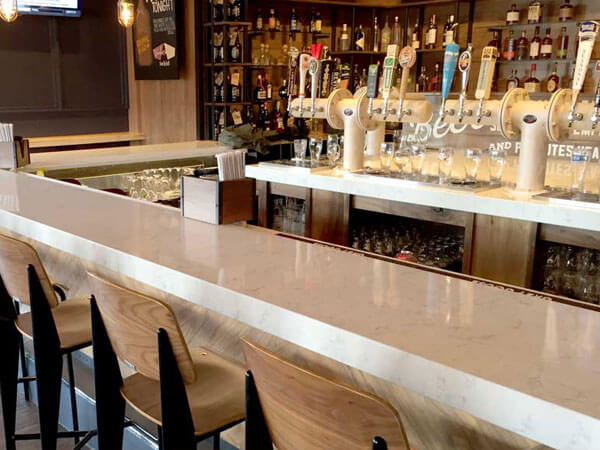 Quầy bar ốp đá nhân tạo Solid Surface