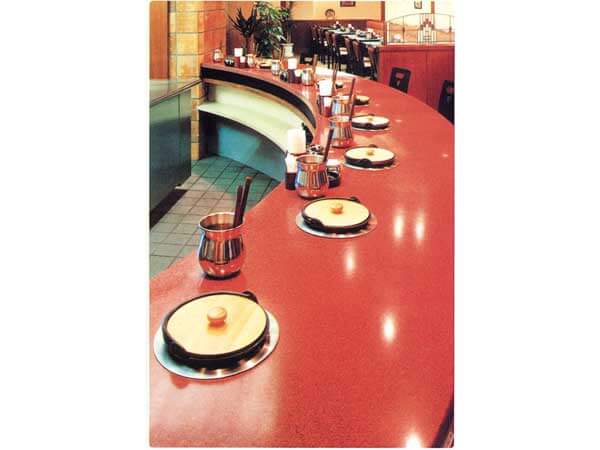 Quầy bar ốp đá nhân tạo Solid Surface