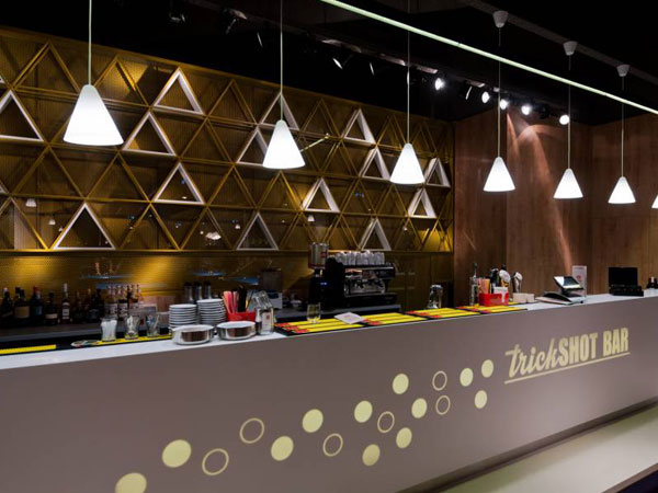 Quầy bar đẹp bằng đá nhân tạo Solid Surface