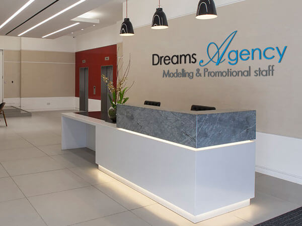 Quầy lễ tân bằng đá nhân tạo Solid Surface