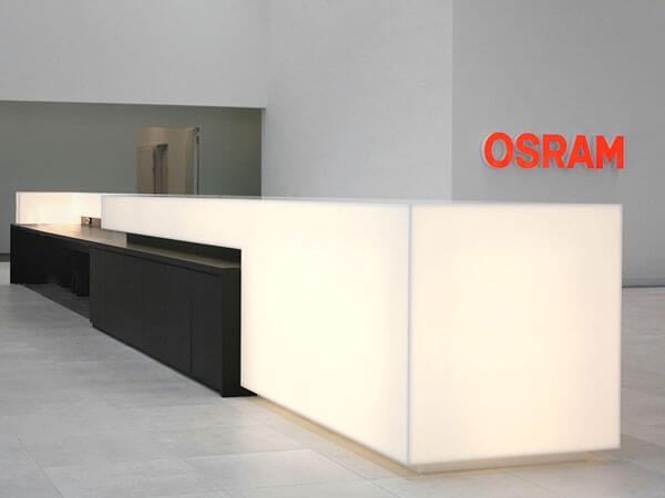 Quầy lễ tân bằng đá nhân tạo Solid Surface