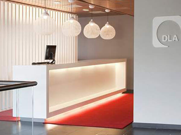 Quầy lễ tân bằng đá nhân tạo Solid Surface