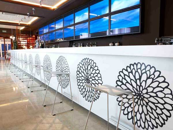 Quầy lễ tân bằng đá nhân tạo Solid Surface