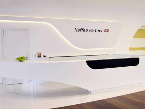 Quầy lễ tân bằng đá nhân tạo Solid Surface