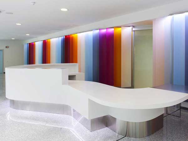 Quầy lễ tân bằng đá nhân tạo Solid Surface